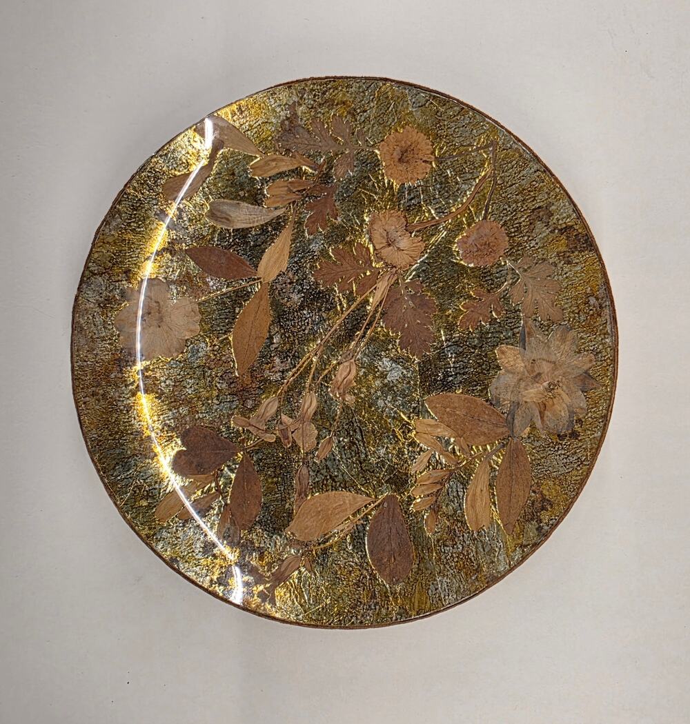 Vintage 1984 Carmen Hecho en Mexico Pressed Dried Flower Resin Wall Plaque 7.25"